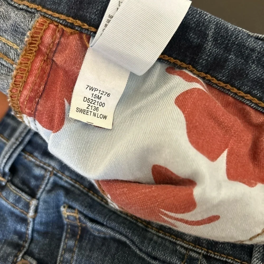 Lucky Brand Sweet N Low Jeans • Used • Size: 8